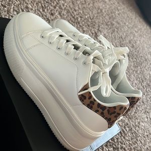 Size 8 leopard and white platform sneaker